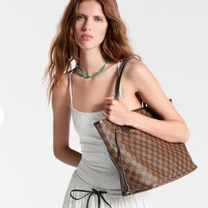 Louis Vuitton - Neverfull MM - Damier Ebene - inside Rose Ballerine.